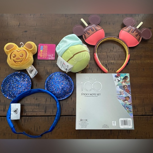 •DISNEY BUNDLE- 5 ITEMS• - Picture 6 of 13